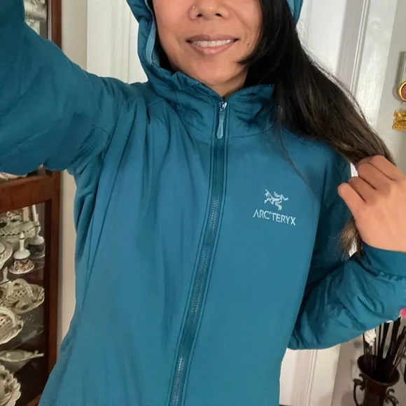 ❌❌SOLD in M❌❌Arcteryx Atom LT Hoodie Women EUC Timelapse - Picture 2 of 9